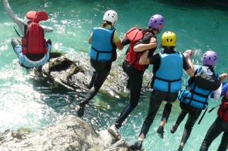  Haga Barranquismo en los Altos Alpes 